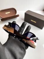 Tomford 7008_70 - Image 4