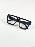 Louis_Vuitton_1502_Black_Frame