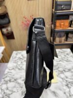 Gucci_GG_Messanger_Side_Bag_Red_Stripe_With_DustBag_(Black) - Image 5