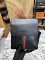 Gucci_GG_Messanger_Side_Bag_Red_Stripe_With_DustBag_(Black)