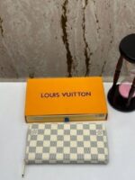 LOUIS_VUITTON ZIP WALLET S15 NOTE- SLIGHTLY DAMAGE (WHITE CHECKS) - Image 2