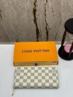 LOUIS_VUITTON ZIP WALLET S15 NOTE- SLIGHTLY DAMAGE (WHITE CHECKS)
