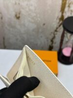 LOUIS_VUITTON WHITE PREMIUM WALLET WITH OG BOX MODEL NO -26 - Image 6