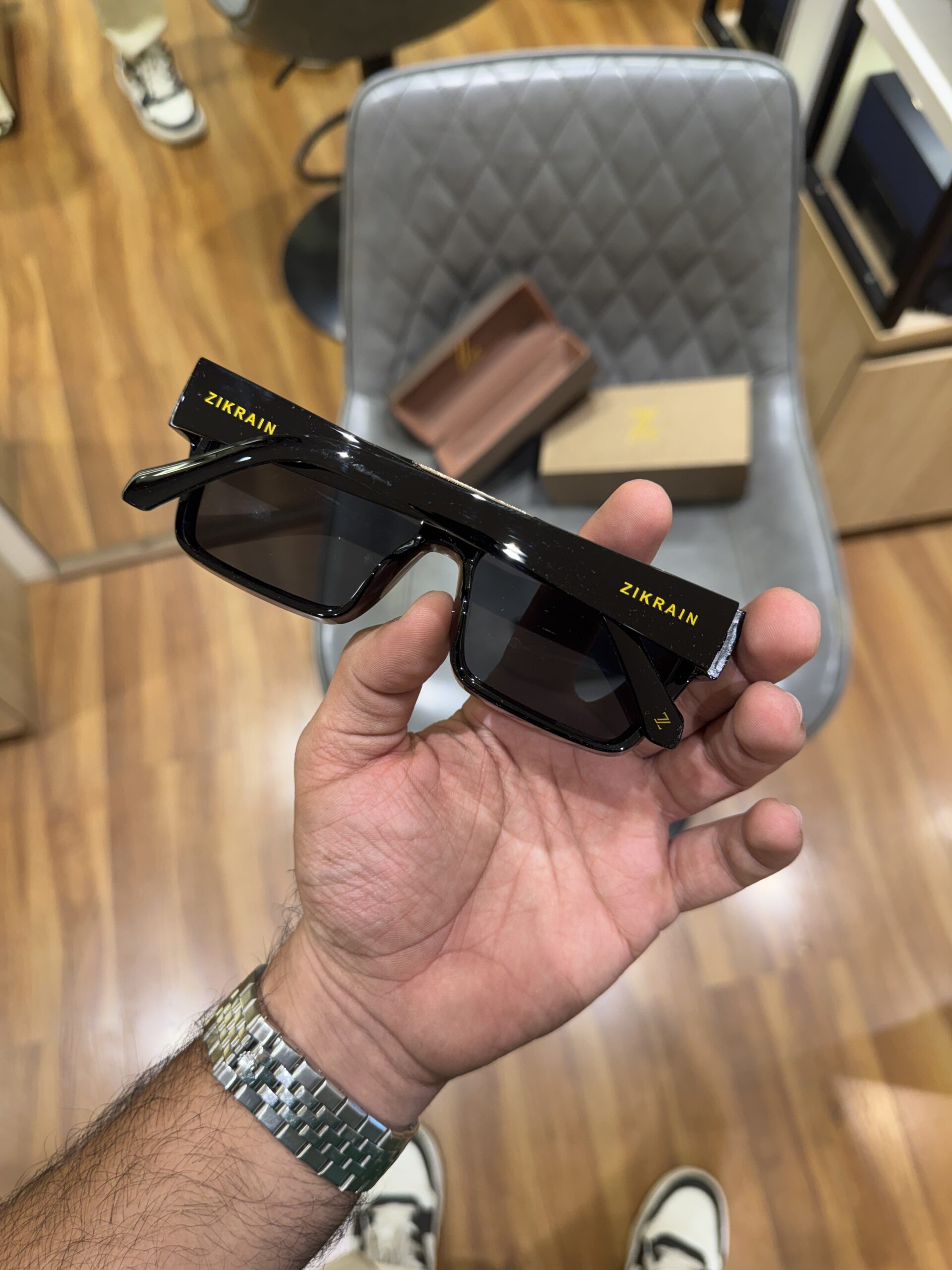 69306088af8b93 Zikrain 98360 black gold - Image 1