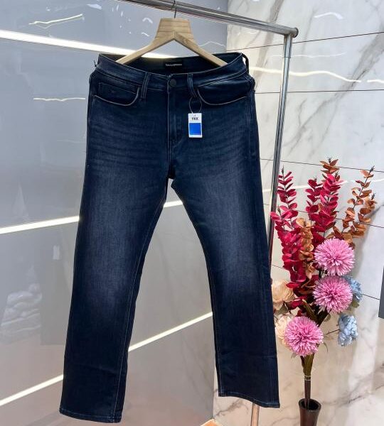 Emporio Arman i Blue Shade Imported Lycra Straight Fit Ankle Lenght Denim With Metal Logo 3345