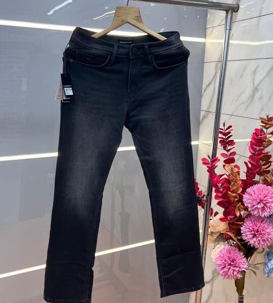 Emporio Arman i Black Imported Lycra Straight Fit Ankle Lenght Denim With Metal Logo 3344