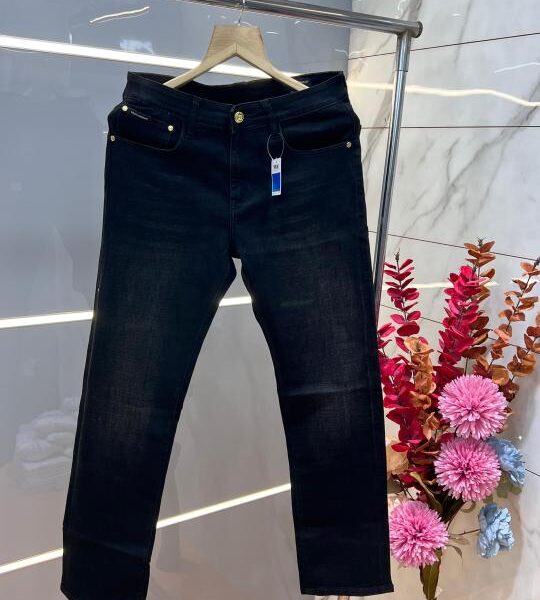 Dolce and Gabban a Green Shade Imported Lycra Straight Fit Ankle Lenght Denim With Metal Logo 3347