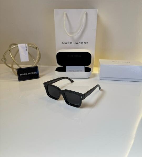 Marc_Jacobs_003_Black