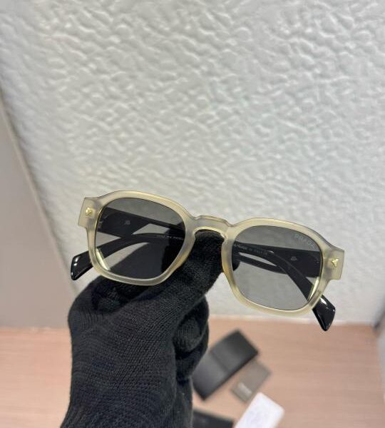 Prada_2336_Smoke_green