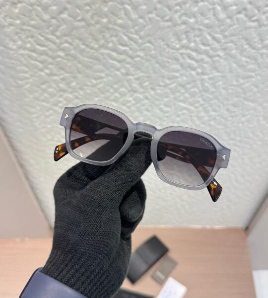 Pradda_2336_grey with tiger print