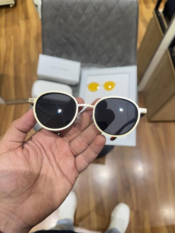 694298a98efdb3 Marc_jacobs_7730_gold_attachment - Image 1