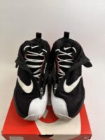 Nikkee Air Zoom Flight 98 The Glove in the black and white colorway. - Image 3