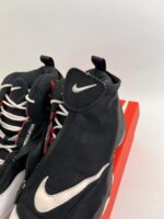 Nikkee Air Zoom Flight 98 The Glove in the black and white colorway. - Image 4