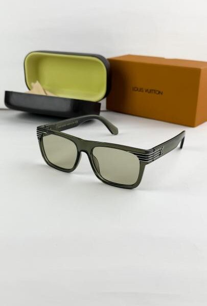 Louis_vuitton_green_2942