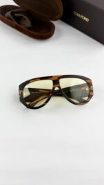 Tomford woooden yellow 1044 - Image 2