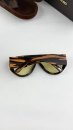 Tomford woooden yellow 1044 - Image 3