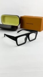Louis_vuitton_black_plano_1984-82